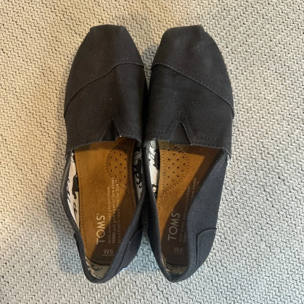 TOMS Alpargata Slip On Shoes Womens 6 Black Canvas Classic Comfort Flats
